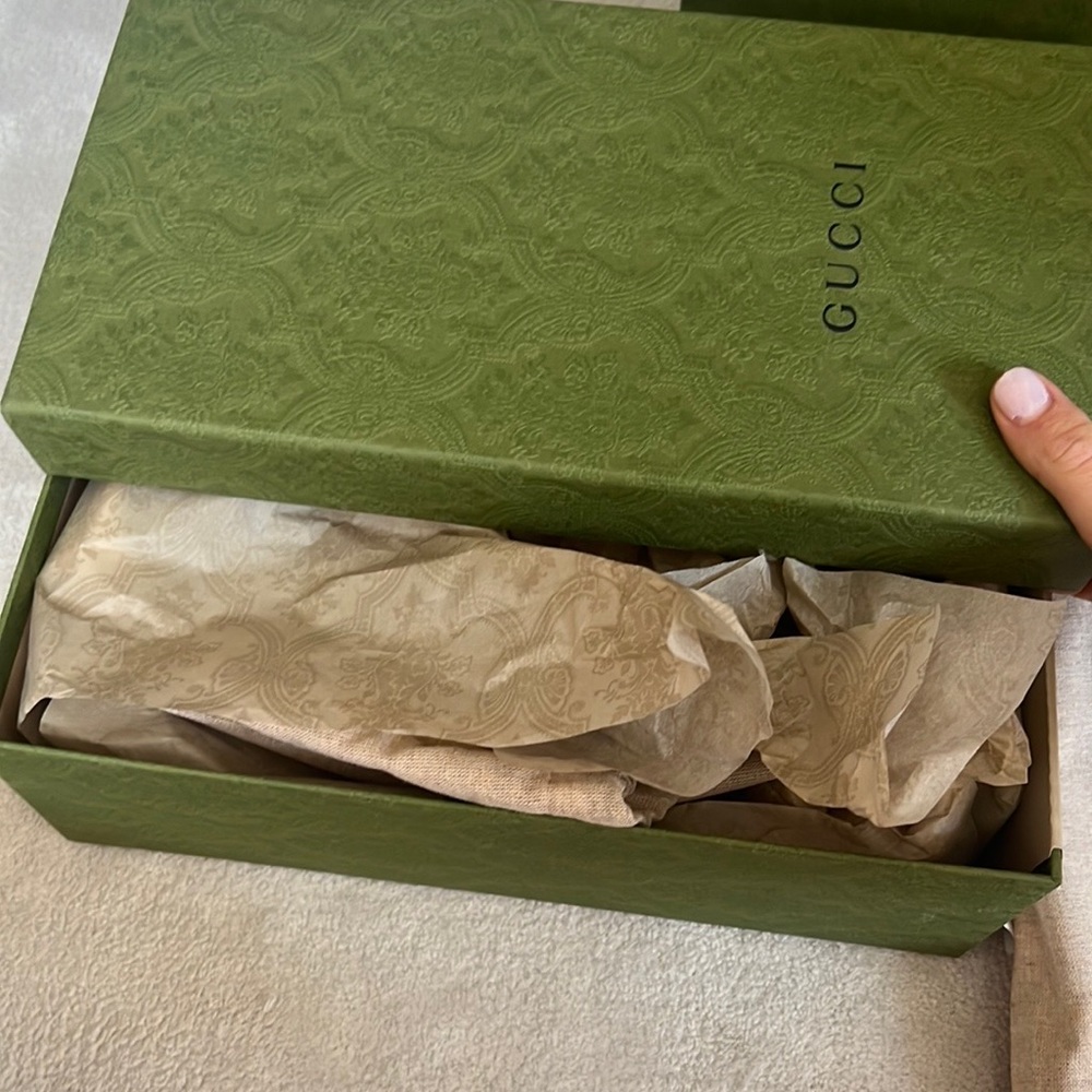 brand new shoe box empty